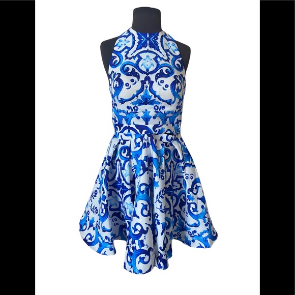 NWT Glamour by Terani Couture Size 8 - Picture 4 of 4